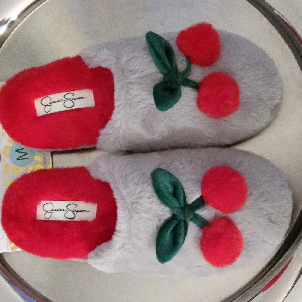 Slippers Medium NWT Gray and Red Cherry - Picture 8 of 8
